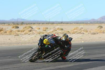 media/Jan-10-2025-CVMA Friday Practice (Fri) [[489e0da257]]/Group 4 and Trackday/Session 2 (Turn 4 Inside)/